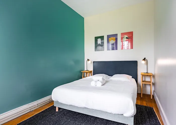 Le Chic D'adam - A Cote Du Parc De La Pepiniere Apartmán *