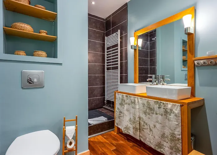 Le Chic D'adam - A Cote Du Parc De La Pepiniere Apartmán *