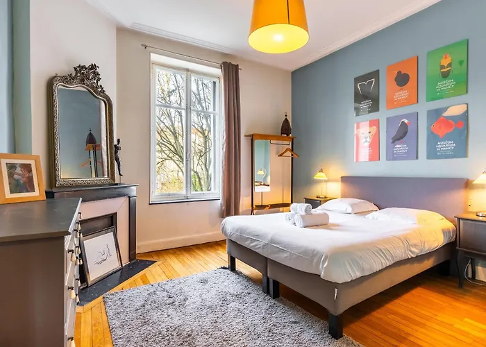 Le Chic D'adam - A Cote Du Parc De La Pepiniere